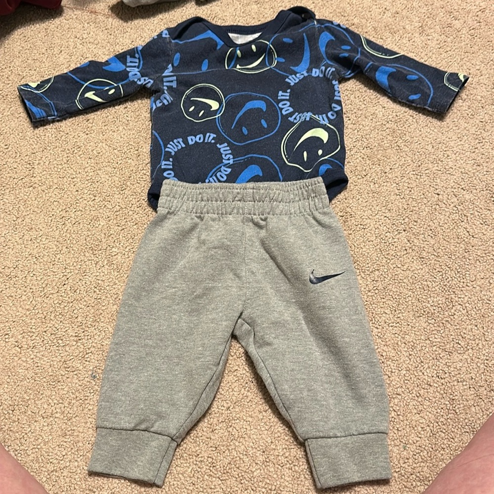 Nike infants 3m long sleep onesie and pants outfit
